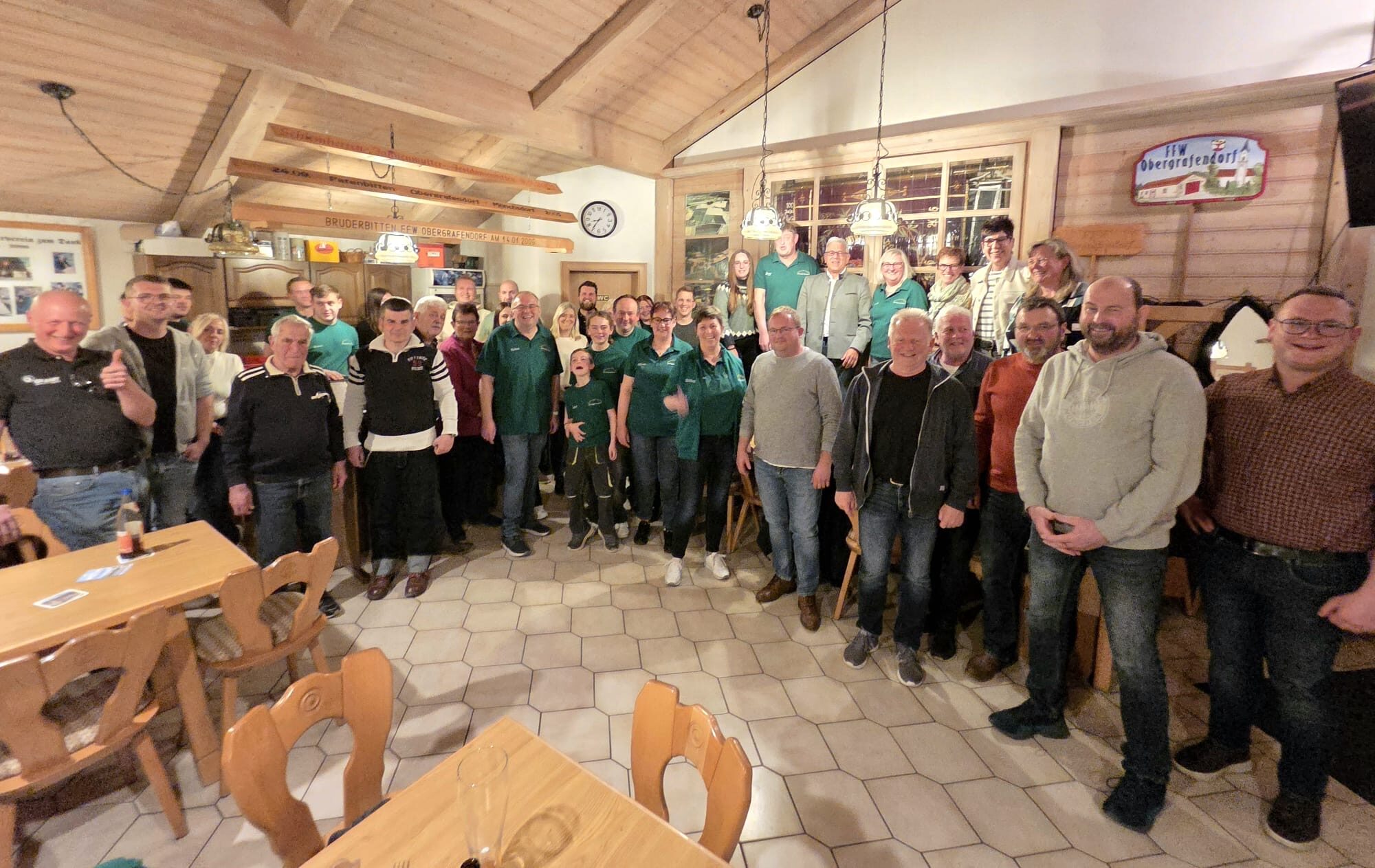 2026-04-10_Oldtimerfreunde_Obergrafendorf_Gruppe